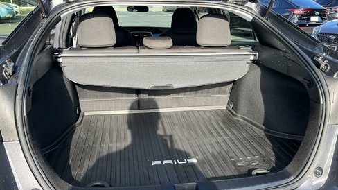Used 2020 Toyota Prius LE image 13