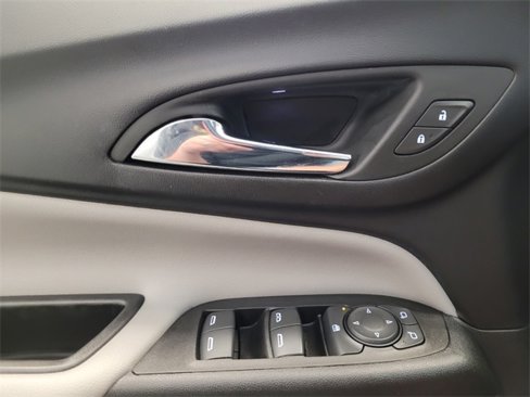 Used 2022 Chevrolet Equinox LS image 26