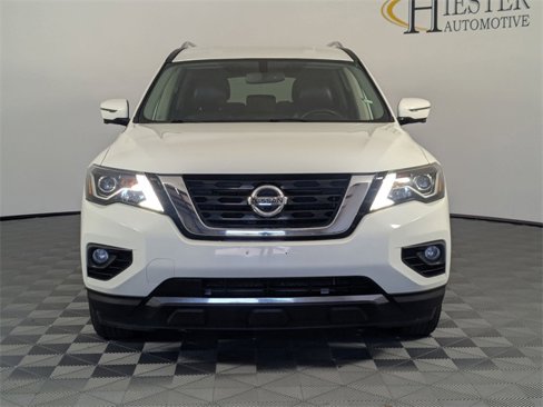Used 2020 Nissan Pathfinder SL image 3