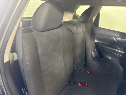 Used 2016 Nissan Rogue SV image 20