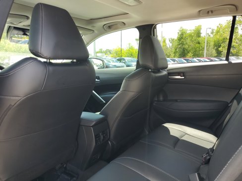Used 2024 Toyota Corolla Cross XLE image 19