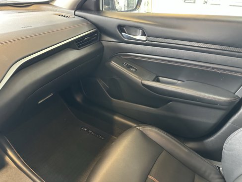Used 2022 Nissan Altima 2.5 SR image 14