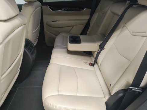 Used 2017 Cadillac XT5 FWD image 26