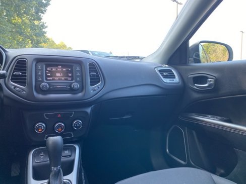 Used 2018 Jeep Compass Sport image 25