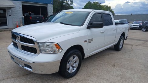 Used 2020 RAM 1500 Classic SLT image 3