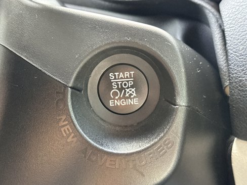 Used 2022 Jeep Renegade Limited image 38