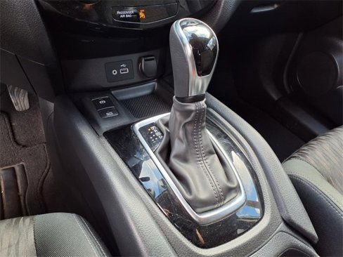 Certified 2020 Nissan Rogue SV w/ Premium Package image 9