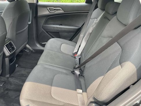 Used 2023 Kia Sportage LX image 16