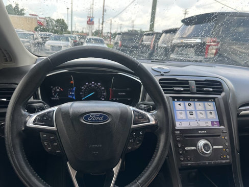 Used 2018 Ford Fusion Titanium image 21