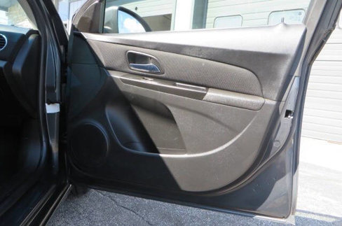 Used 2013 Chevrolet Cruze LT image 41