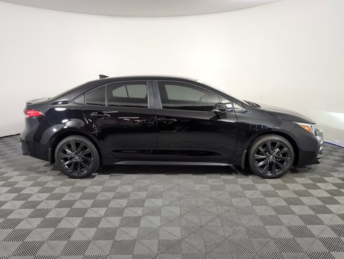 Used 2024 Toyota Corolla SE image 11
