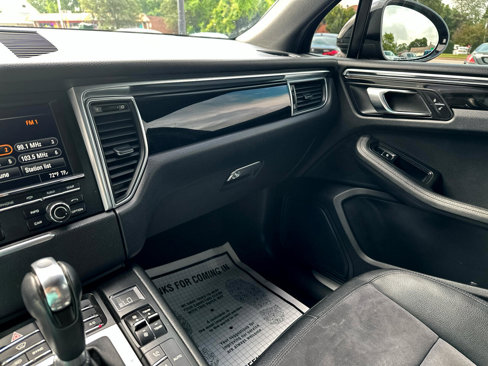 Used 2015 Porsche Macan S w/ Infotainment Package image 15
