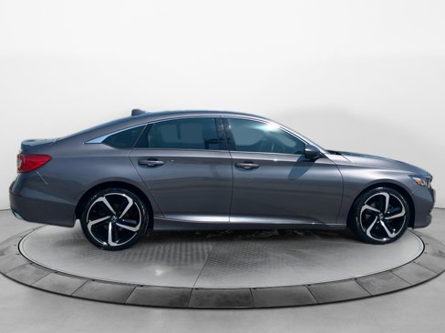 Used 2018 Honda Accord Sport image 8