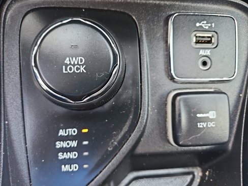 Used 2021 Jeep Compass Limited image 28