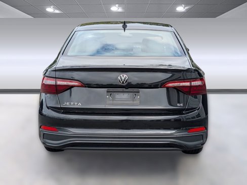 Used 2024 Volkswagen Jetta SE image 10