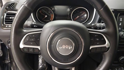 Used 2018 Jeep Compass Latitude image 35