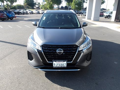 Used 2022 Nissan Kicks SV image 3