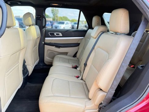 Used 2016 Ford Explorer XLT w/ Equipment Group 202A image 17