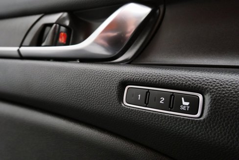 Used 2020 Honda Accord Touring image 16