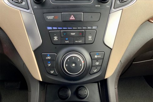 Used 2014 Hyundai Santa Fe GLS image 14