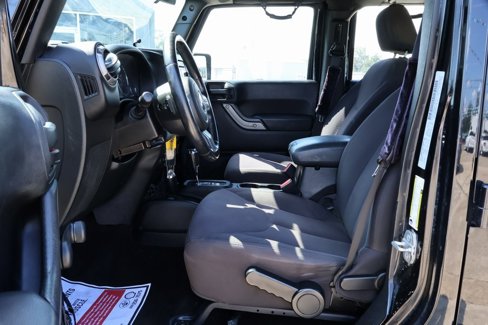 Used 2015 Jeep Wrangler Unlimited Sport w/ Connectivity Group image 5