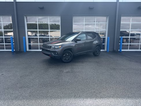 Used 2024 Jeep Compass Trailhawk image 1