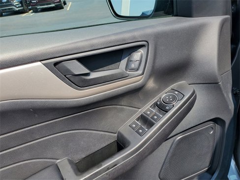 Used 2022 Ford Escape SE image 10