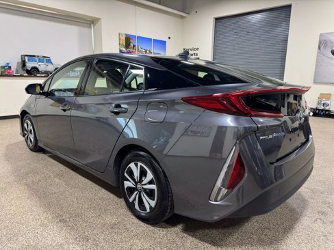 Used 2018 Toyota Prius Prime Premium image 18