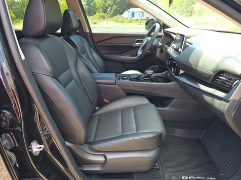 Used 2021 Nissan Rogue SV w/ Premium Package image 36