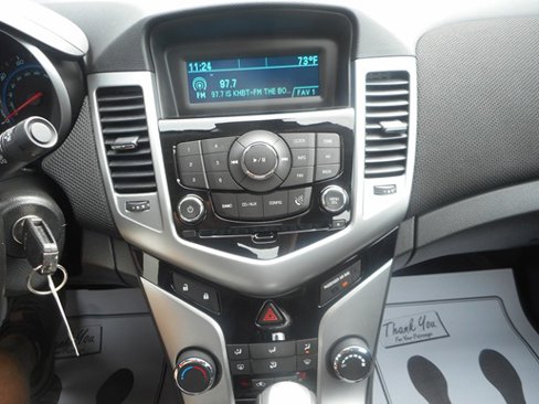 Used 2014 Chevrolet Cruze LT image 12