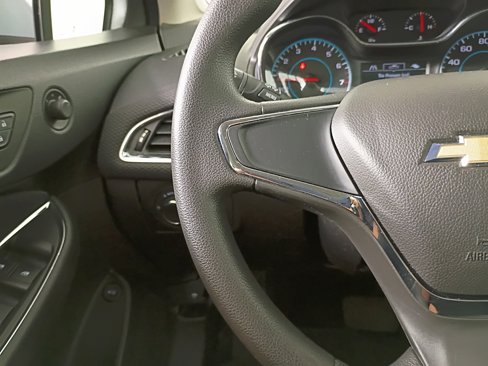 Used 2017 Chevrolet Cruze LS image 28
