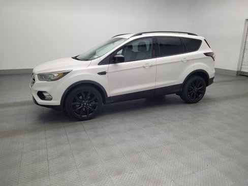 Used 2017 Ford Escape SE w/ SE Sport Appearance Package image 2