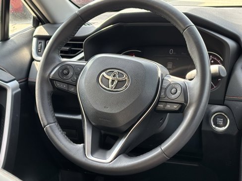 Used 2024 Toyota RAV4 Adventure image 13