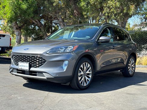 Used 2021 Ford Escape Titanium image 4