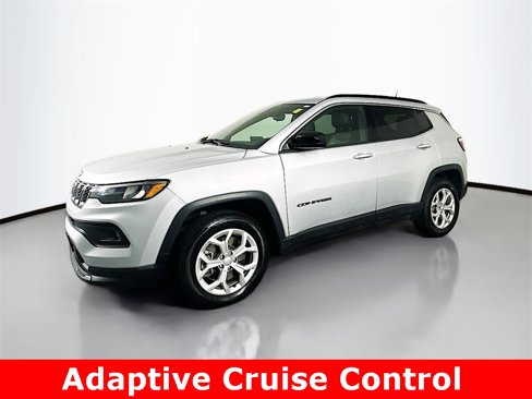 Used 2024 Jeep Compass Latitude image 5