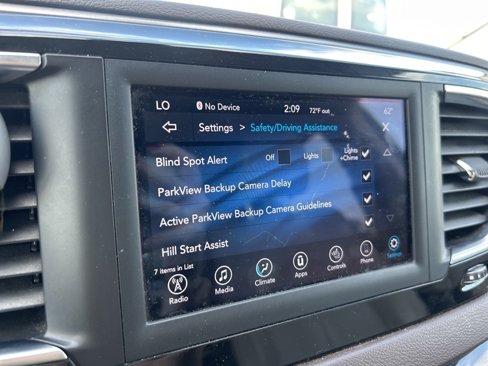 Certified 2018 Chrysler Pacifica Touring-L image 37