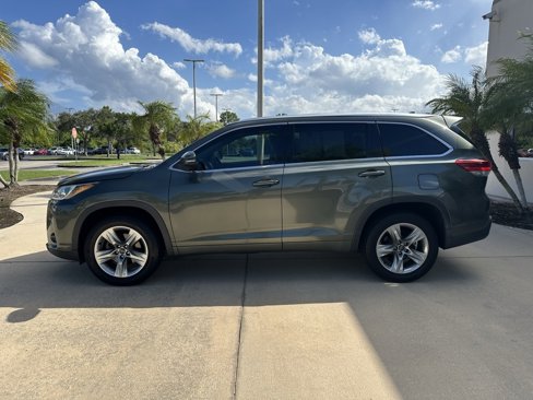 Used 2018 Toyota Highlander Limited image 6