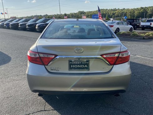Used 2015 Toyota Camry image 4