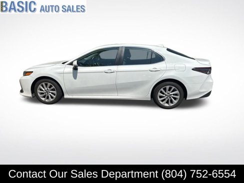 Used 2024 Toyota Camry LE image 9