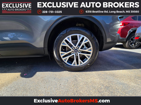 Used 2022 Ford Escape SEL image 16