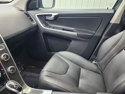 Used 2015 Volvo XC60 T6 image 25