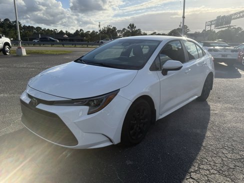 Used 2025 Toyota Corolla LE image 2