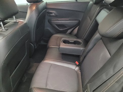 Used 2019 Chevrolet Trax LT w/ LT Convenience Package image 18