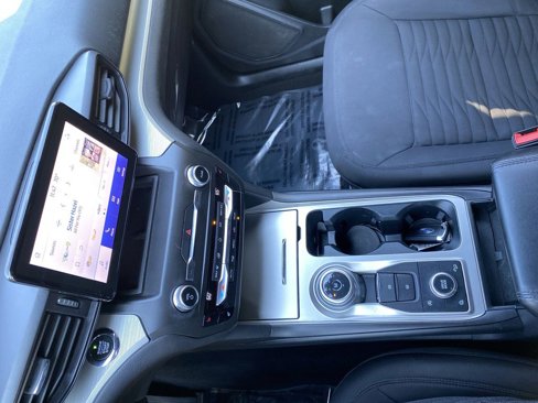 Used 2020 Ford Explorer XLT w/ Comfort Package image 22