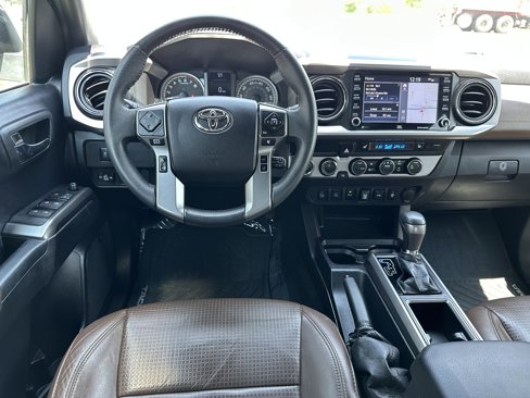 Used 2020 Toyota Tacoma Limited image 38