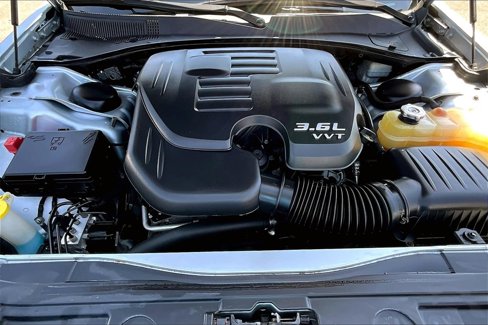Used 2013 Chrysler 300 C image 10