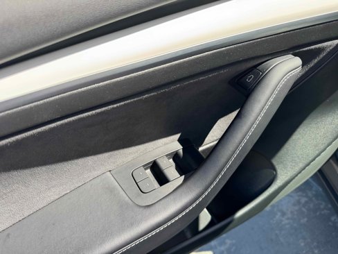 Used 2022 Tesla Model 3 Long Range image 17