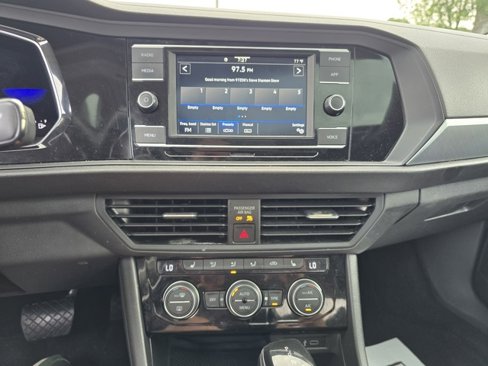 Used 2023 Volkswagen Jetta SE image 20