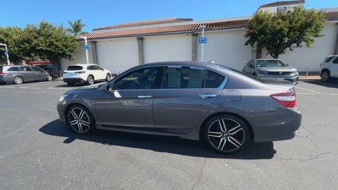 Used 2017 Honda Accord Touring image 6