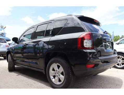 Used 2016 Jeep Compass Latitude image 4